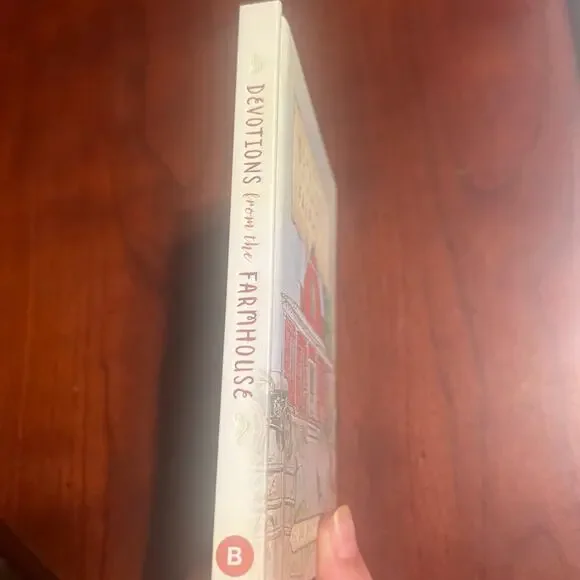 Devotions From The Farmhouse 60-Day Devotional Michelle Cox & Linda Gilden - Picture 5 of 5